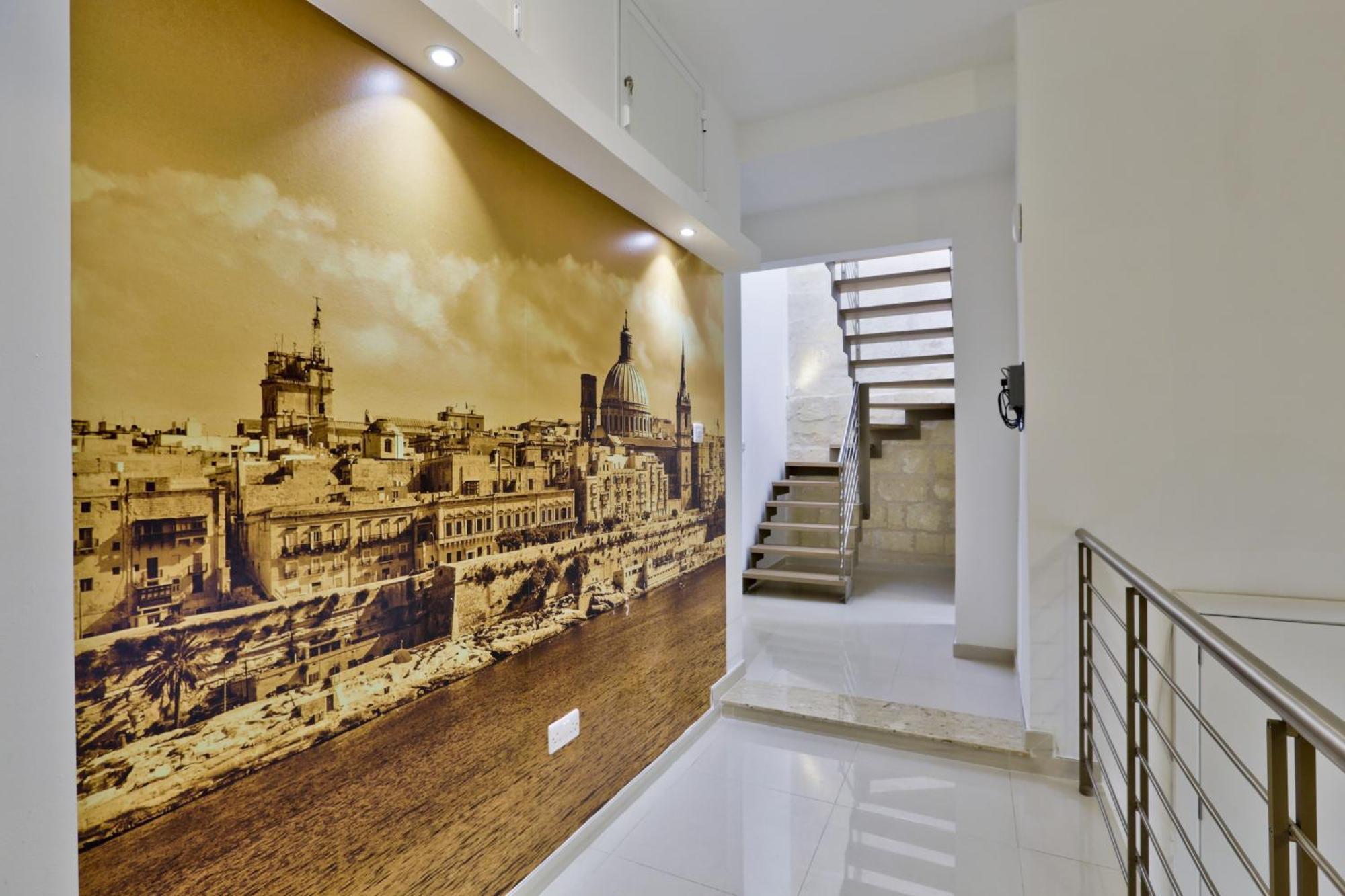 Exquisite 3-Bedroom Duplex Penthouse With Jacuzzi In Valletta Centre Kültér fotó