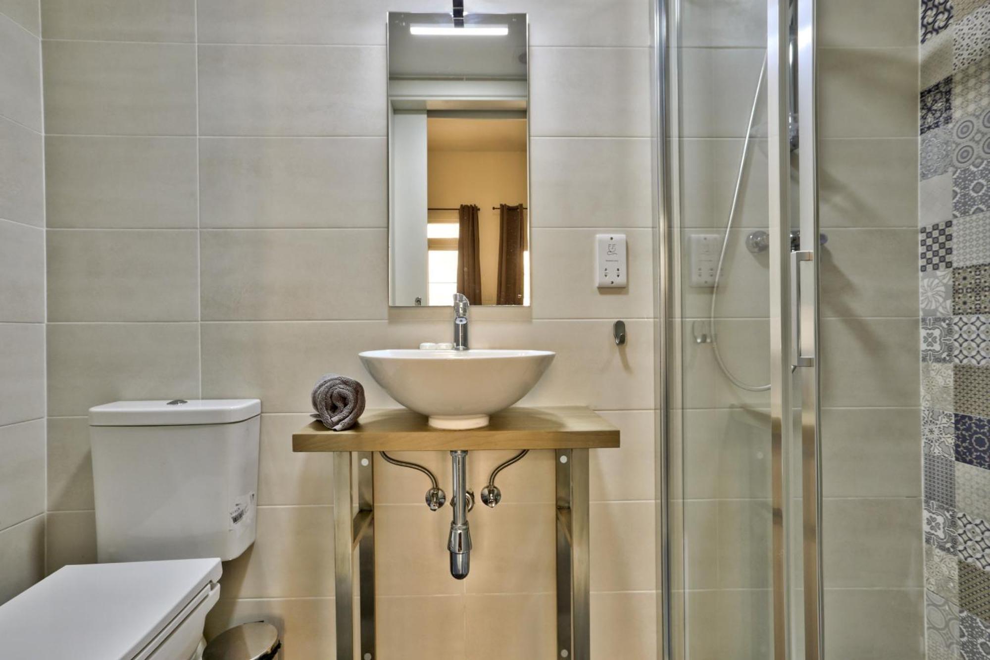 Exquisite 3-Bedroom Duplex Penthouse With Jacuzzi In Valletta Centre Kültér fotó