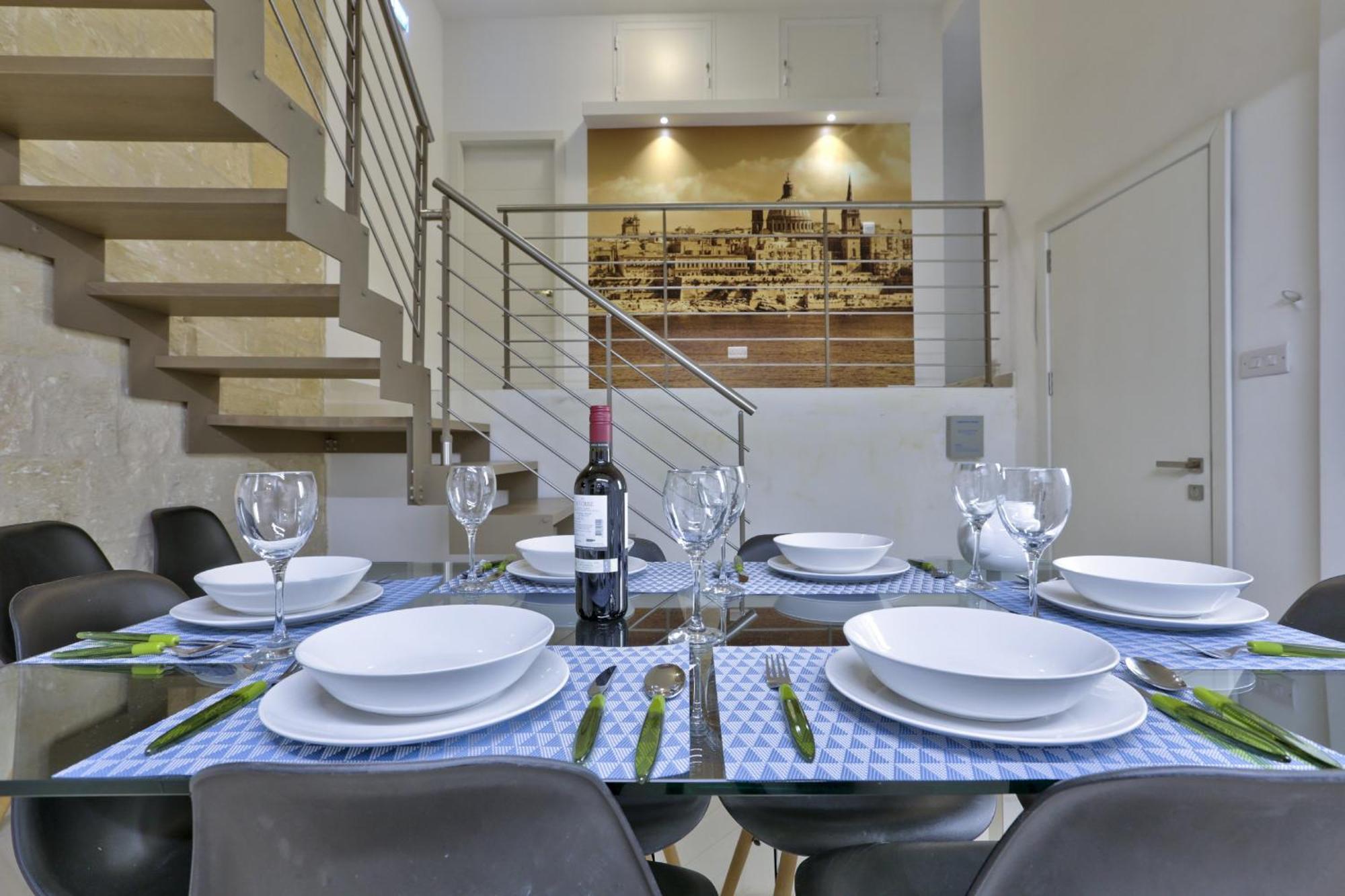 Exquisite 3-Bedroom Duplex Penthouse With Jacuzzi In Valletta Centre Kültér fotó