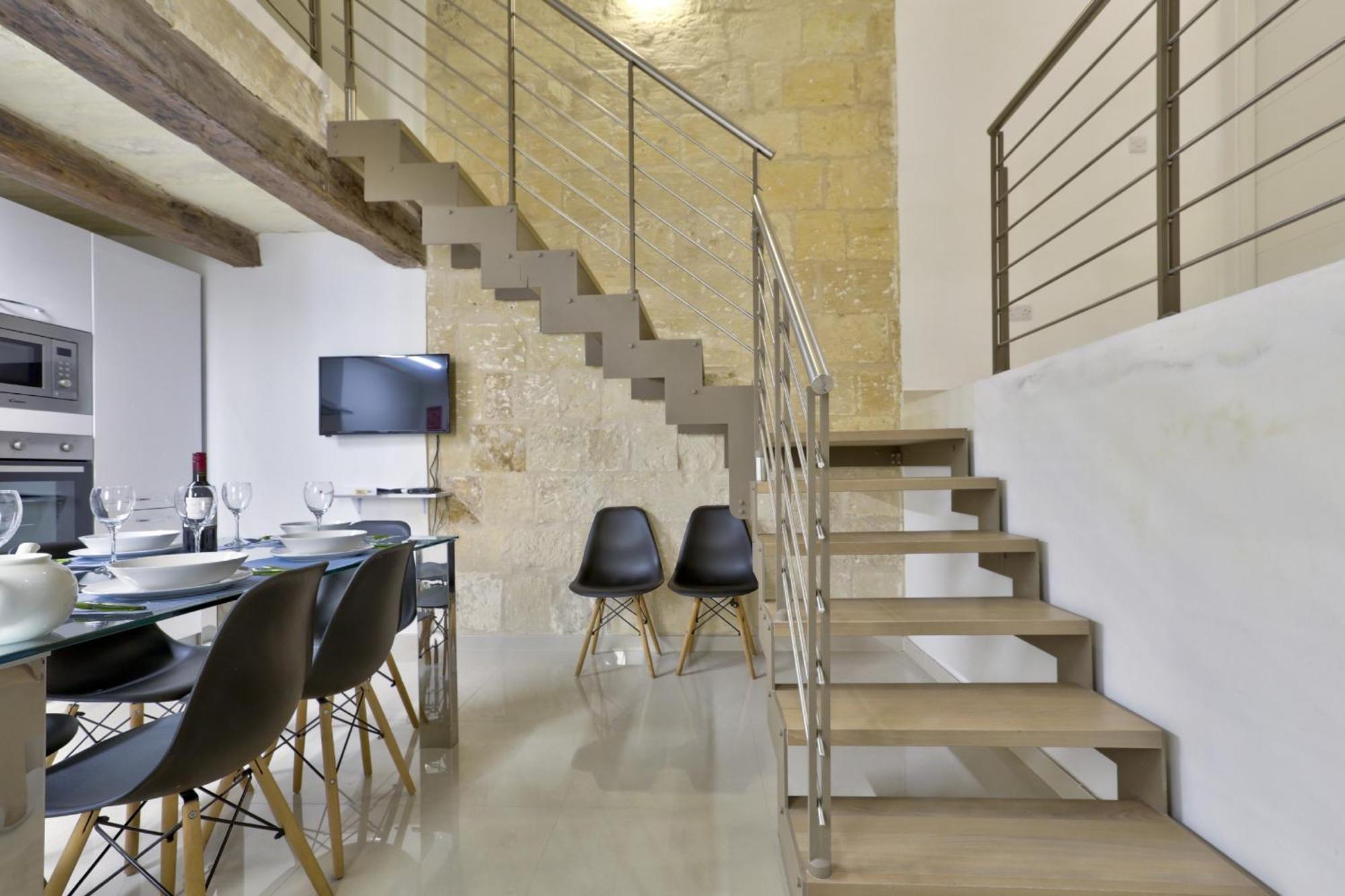 Exquisite 3-Bedroom Duplex Penthouse With Jacuzzi In Valletta Centre Kültér fotó